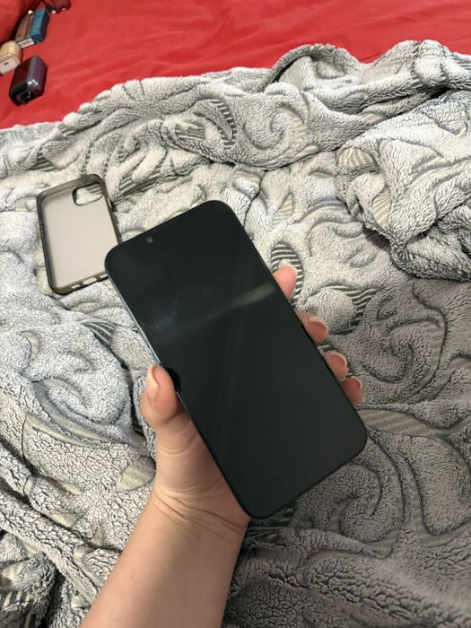 iPhone 13 в отличном состоянии