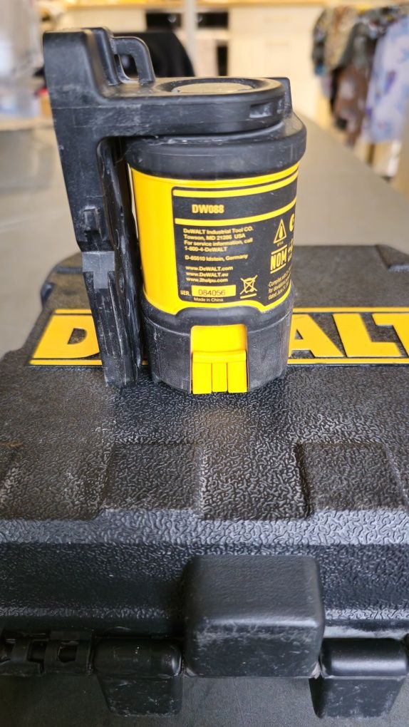 Лазерен нивелир Dewalt DW088