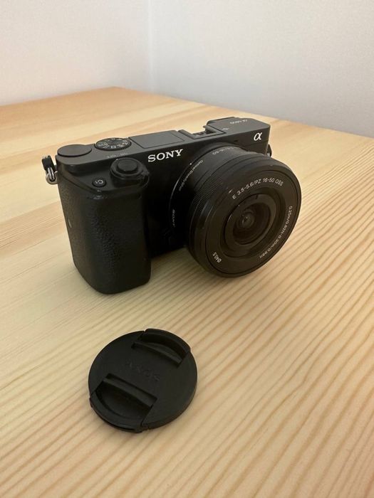 Фотоапарат Sony a6000 с обектив 3,5-5,6/16-50