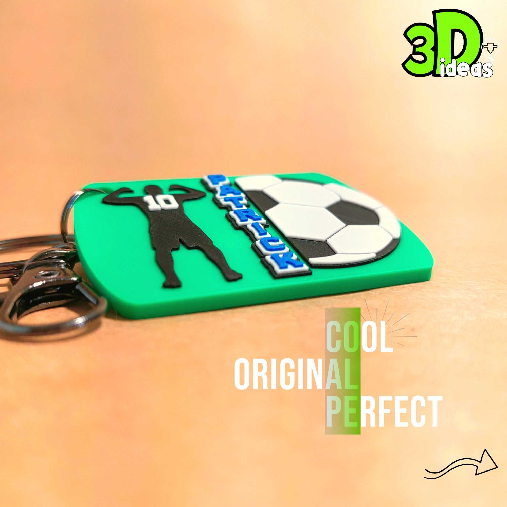 Breloc fotbal personalizat – nume și număr echipă