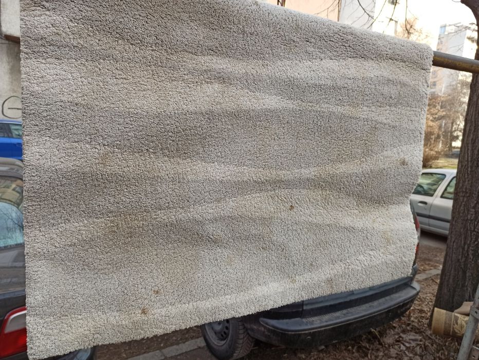 Продавам килими запазени