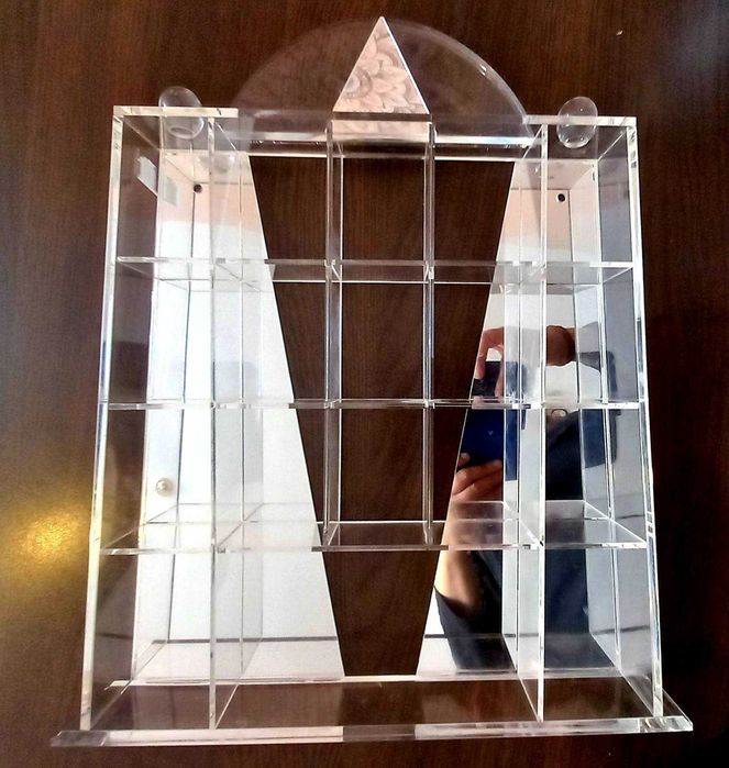 Зелена кръгла масичка Прибори Етажерка за колекционер Оливерник