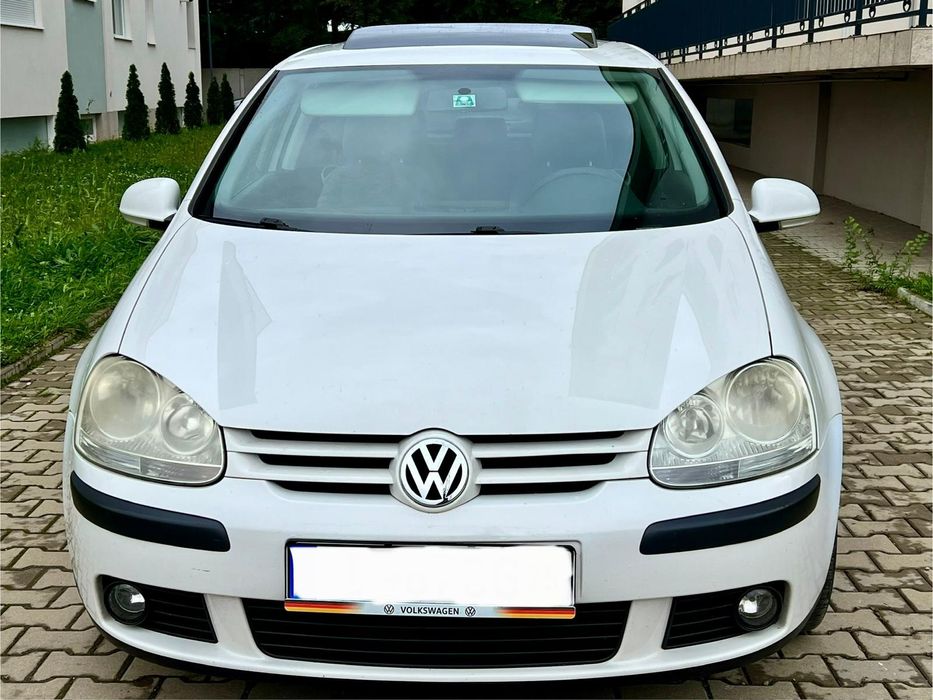 Volkswagen  Golf.