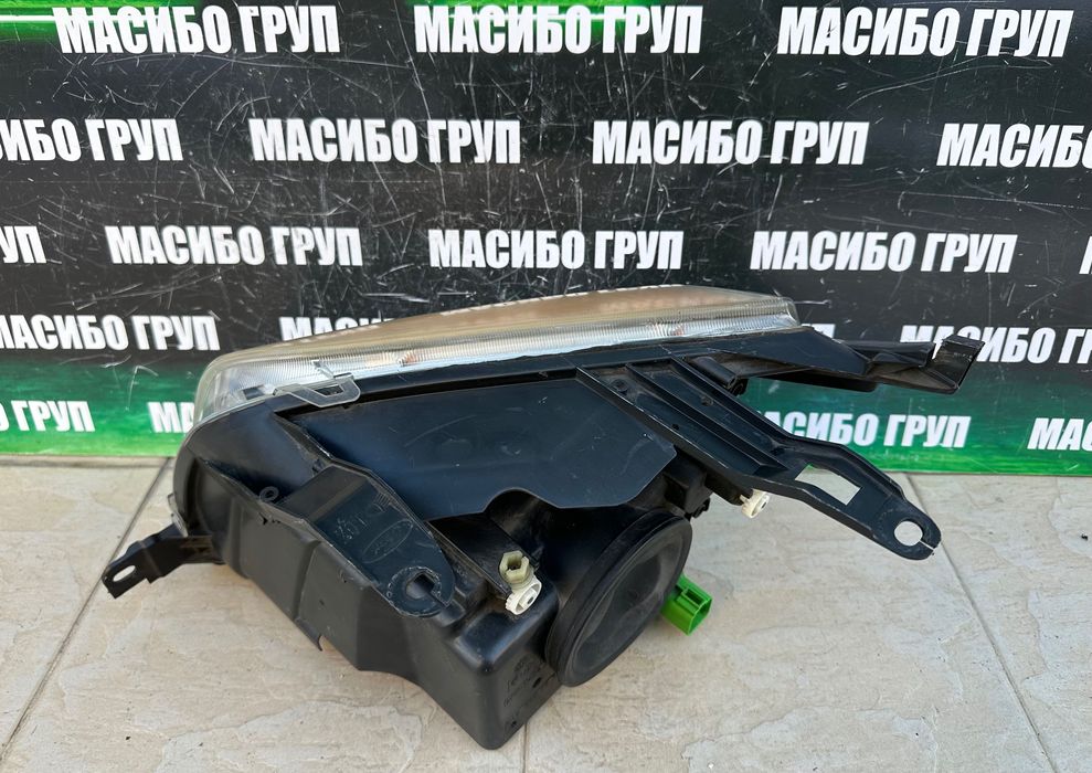 Фар far десен фарове нексенон H4 за Форд Фюжън Ford Fusion