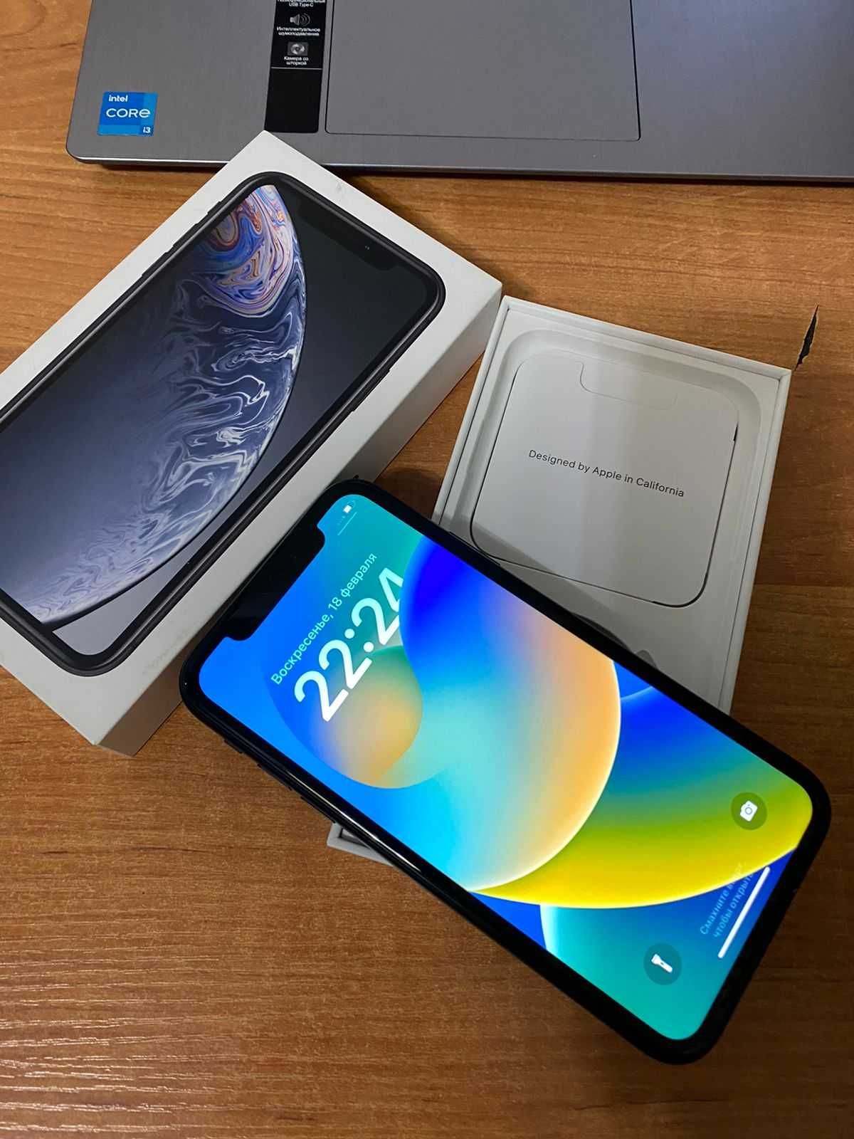 Продам iPhone XR