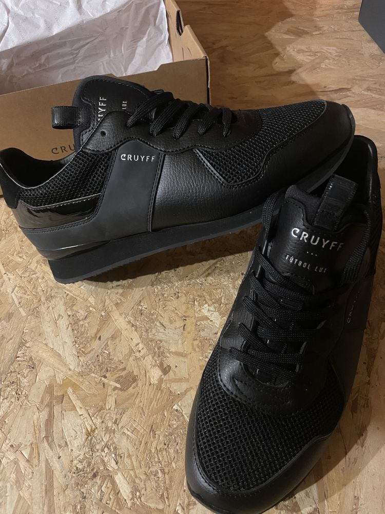 Adidasi second hand 43