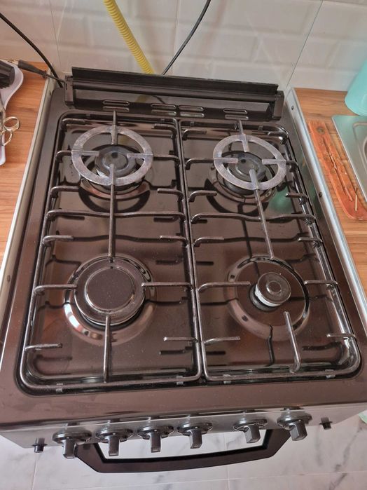 Aragaz arctic negru-argintiu