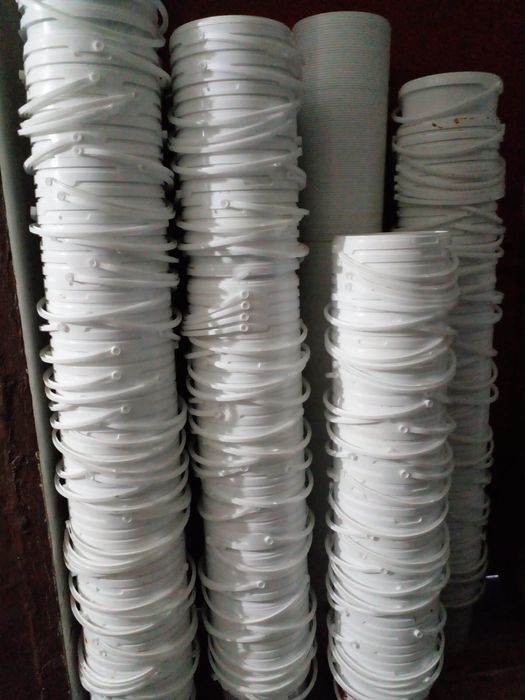 Продам ведра с крышкой 5л.