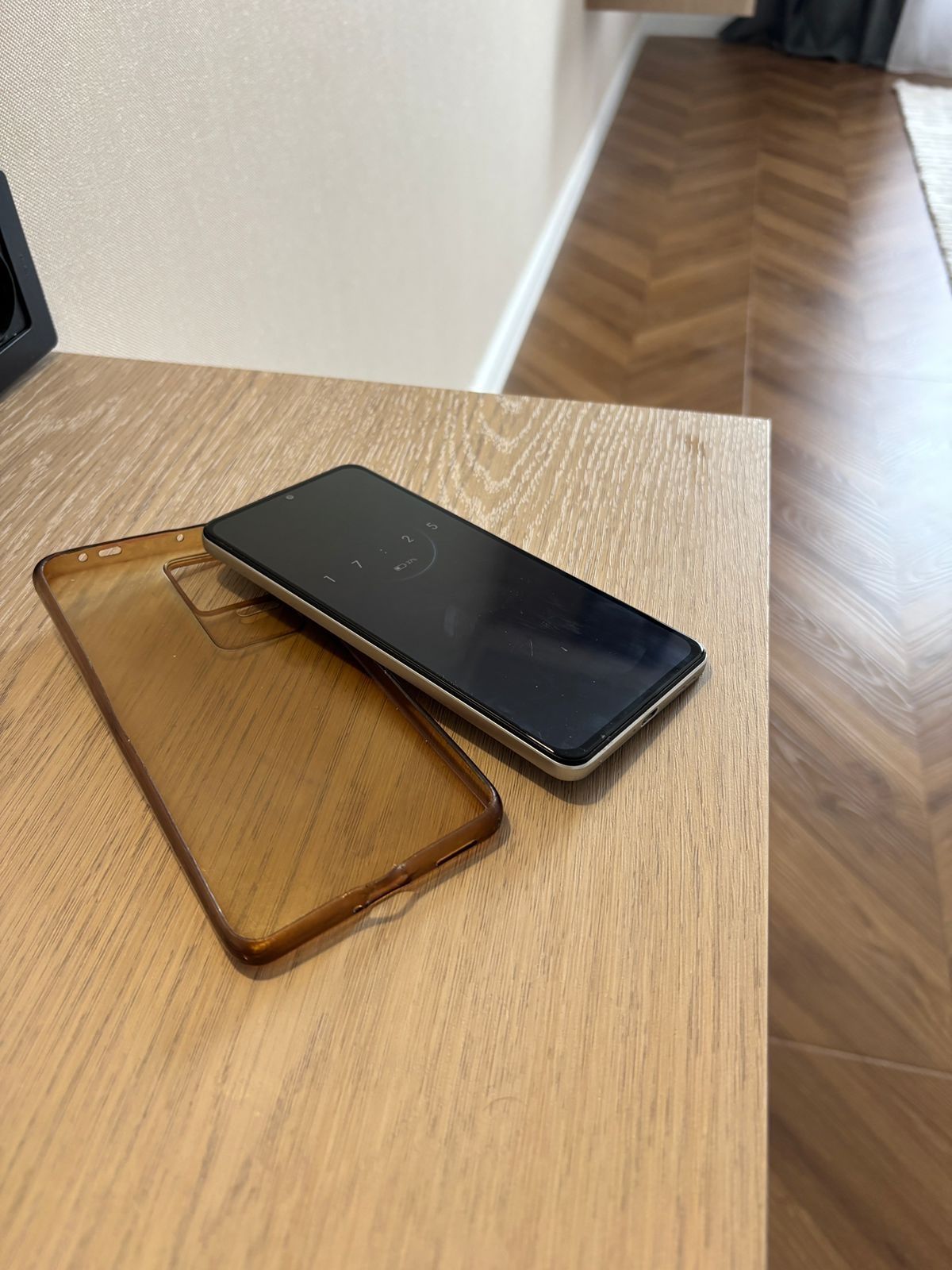 Poco F4 5g в хорошем состоянии  б/у.  Описание читать