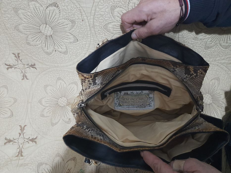 Vând geanta din piele de piton naturala