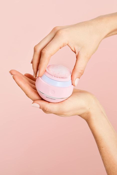 Силиконова почистваща четка за лице с висок блясък 3D звукова вибрация