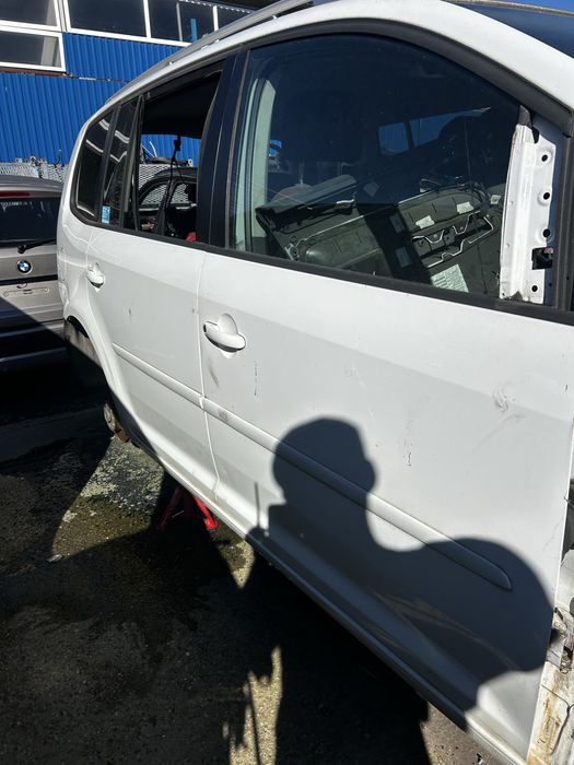 Ușă dreapta față Volkswagen Touran 2012