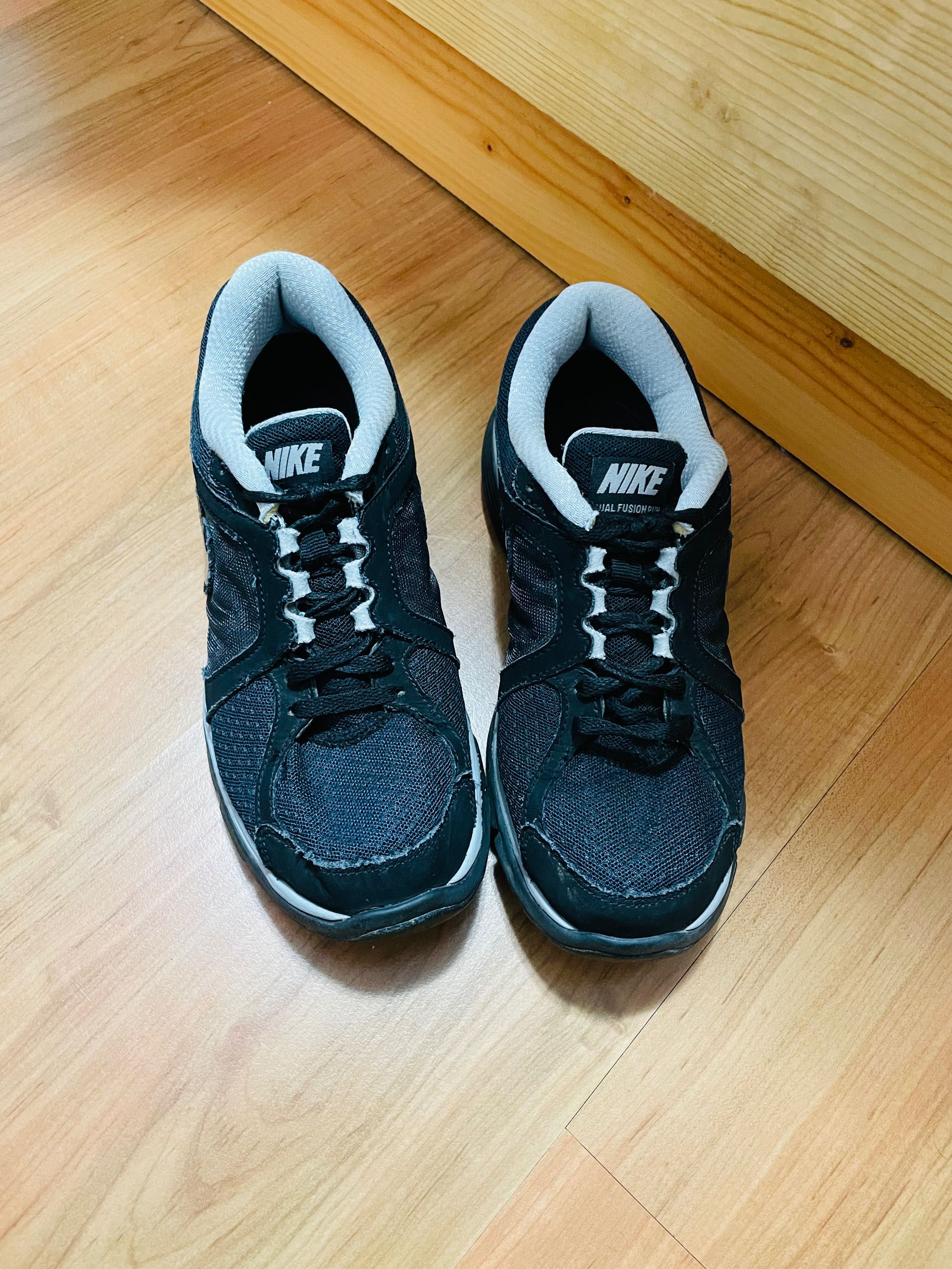 Маратонки Nike 36 номер