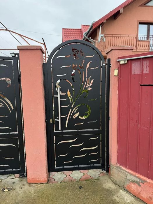 Porți din tabla decupata