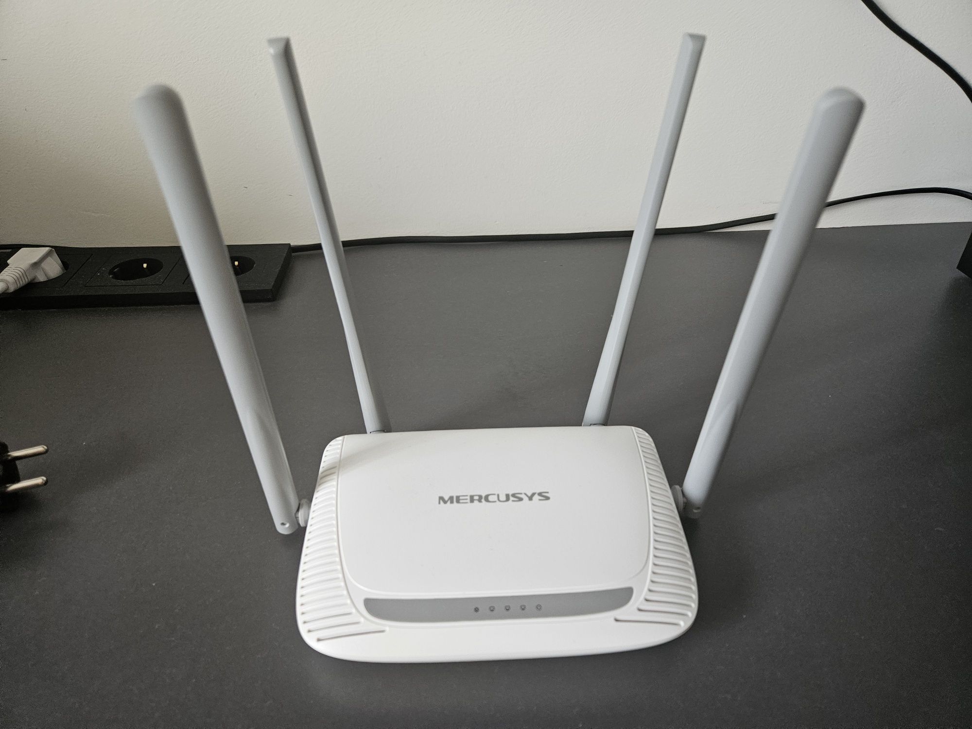 Маршрутизатор HP R120 + подарок
