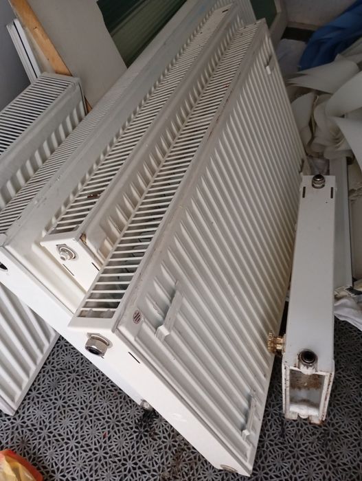 Vînd calorifere second-hand