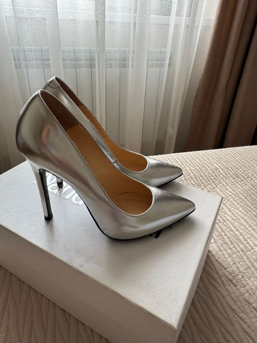 Женские туфли из кожи