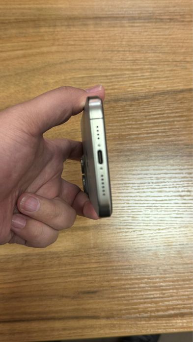 Продаю Iphone 15 pro max 256 gb e-sim