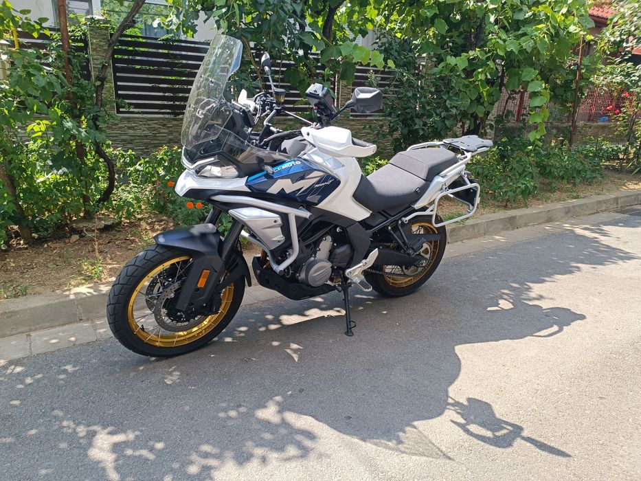 CF Moto 700MT 2025