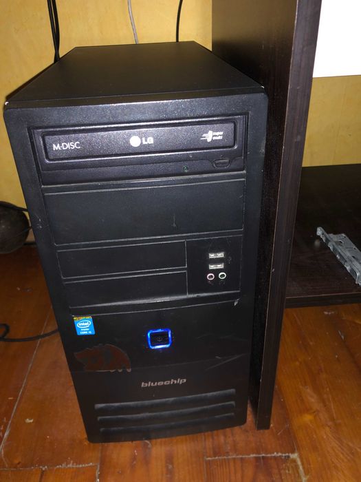 МОЩЕН геймърски компютър + монитор