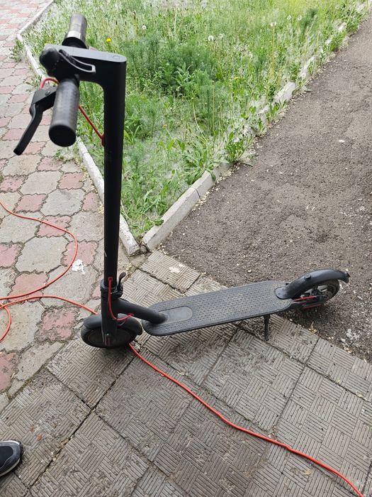Продам электросамокат Xiaomi