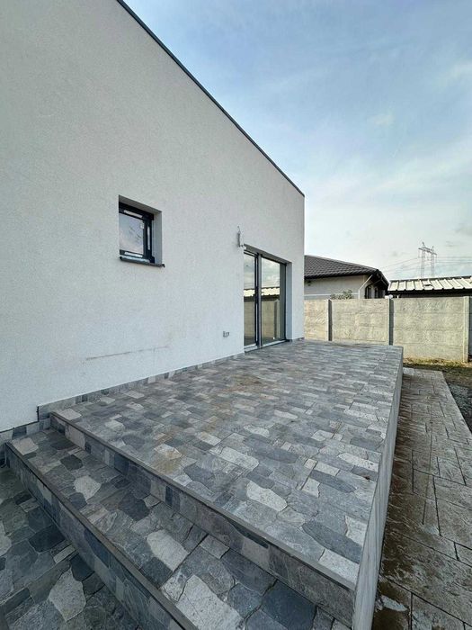 Comuna Berceni - Casa parter cu 2 dormitoare, terasa si teren 274 mp