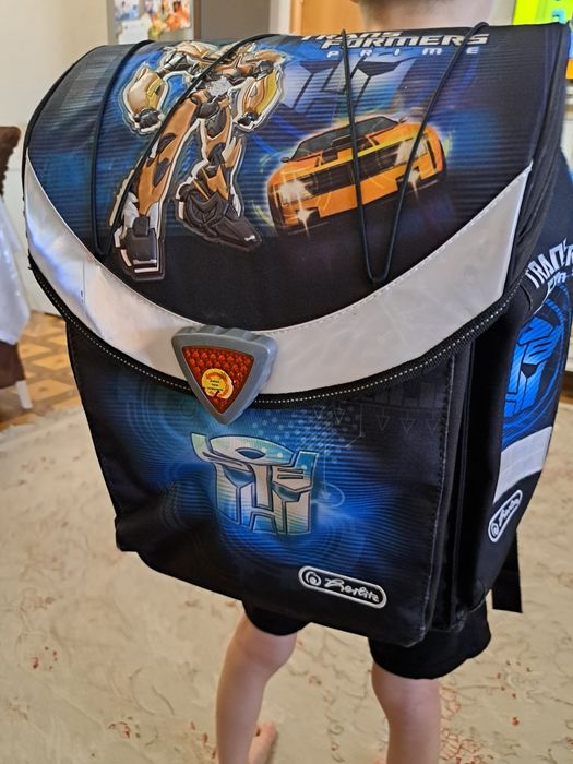 Портфель школьника