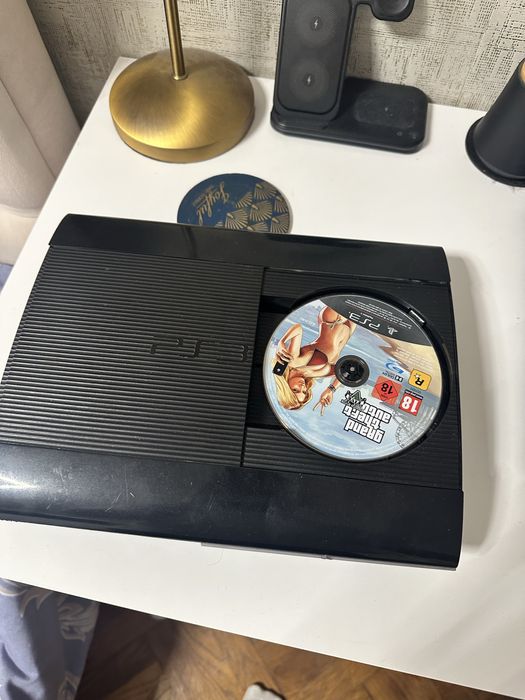 Playstation 3 Slim Controller plus joc GTA V