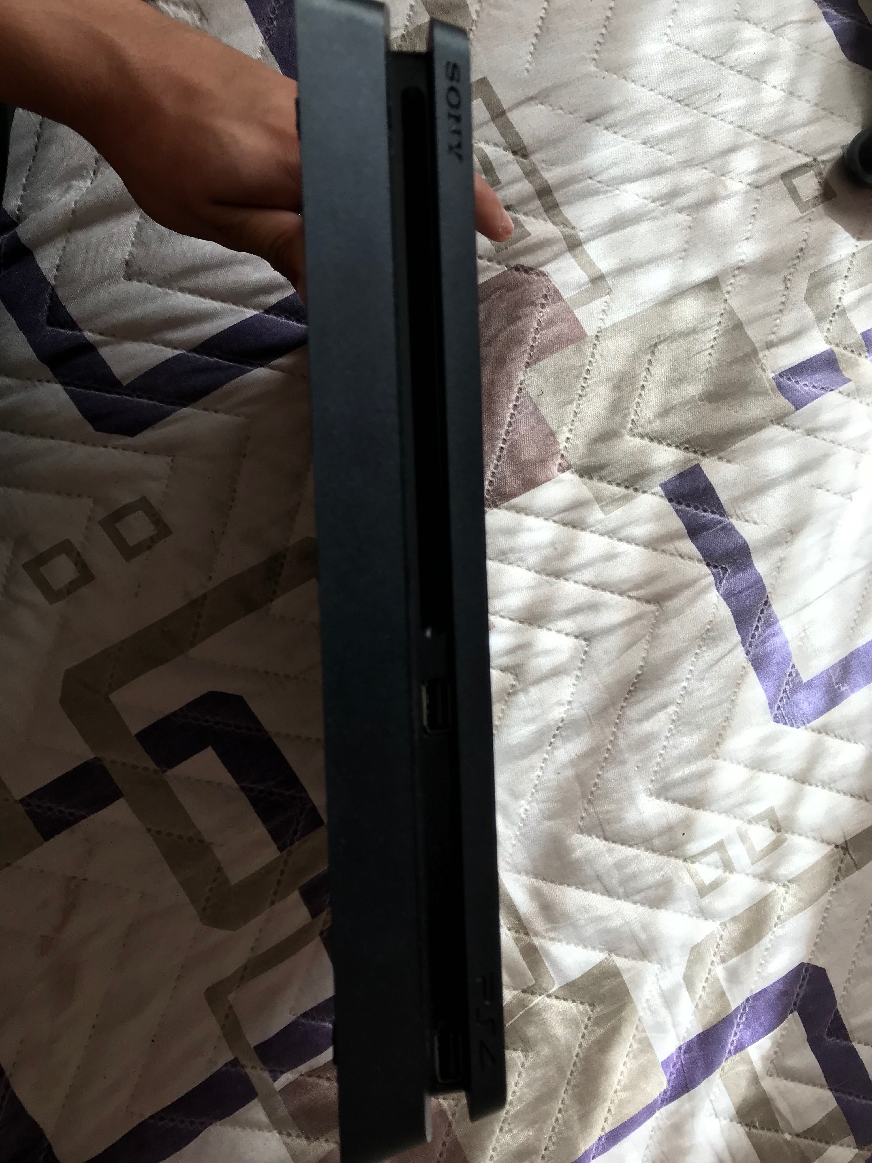 продавам Playstation4