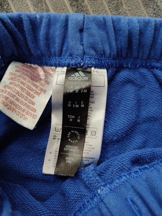 Оригинален комплект за момче на adidas 2-3г