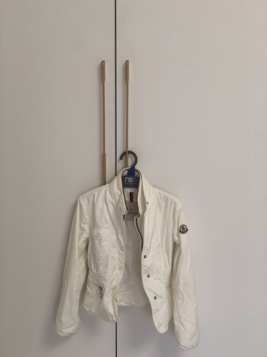 Продам ветровку Moncler оригинал на девочку