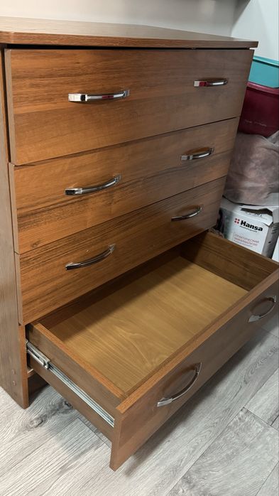 Комод ,кшт сатпаева