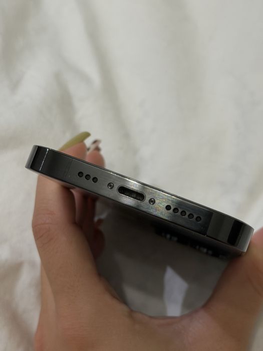 IPhone 14 PRO - 128GB - Baterie 100% + 2 HUSE + cablu