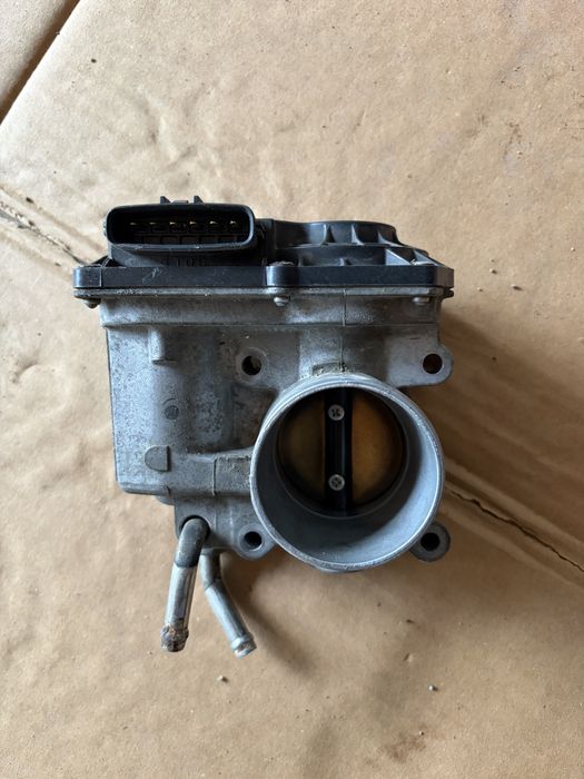 Дроселова клапа MITSUBISHI COLT 1.3 бензин 95 коня SMART FORFOUR смарт