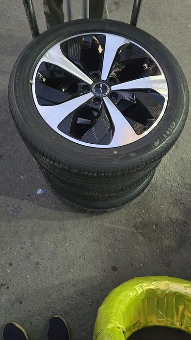 235/50/R19 BYD song puls diska balon