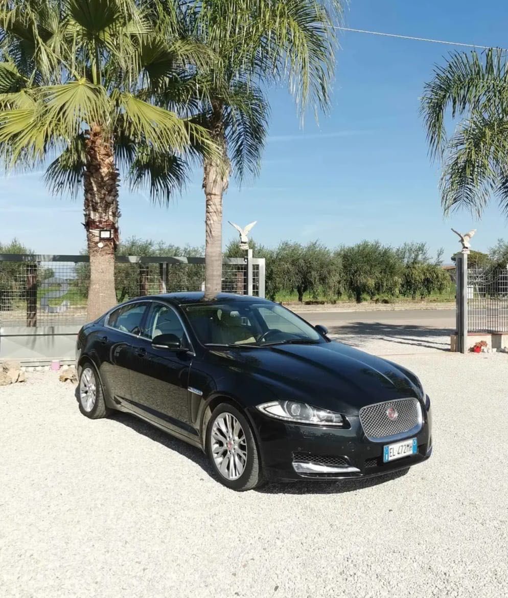 Jaguar XF BOMBĂ pe roți
