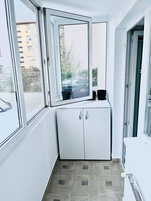 Proprietar vand apartment 3 camere mobilat/utilat loc parcare Turnisor