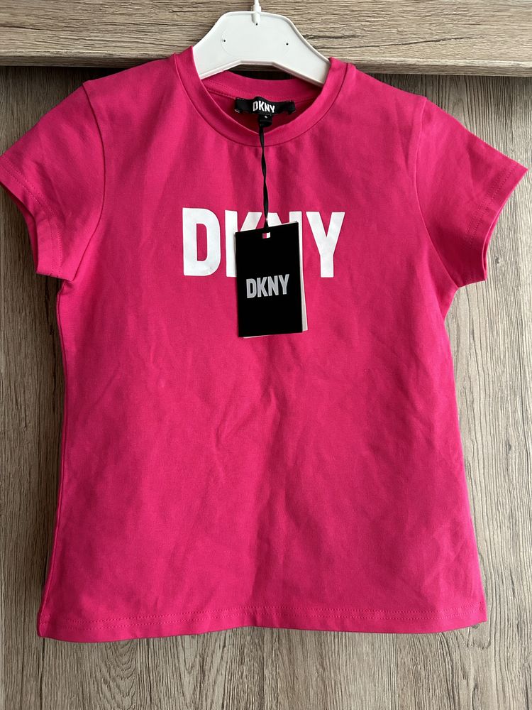 DKNY Нова с етикета оригинална тениска за 7/8 години