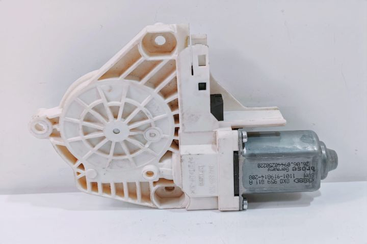 Motoras Macara  Stanga Spate  8K0959811A Audi A4 B8/8K (facelift) ser