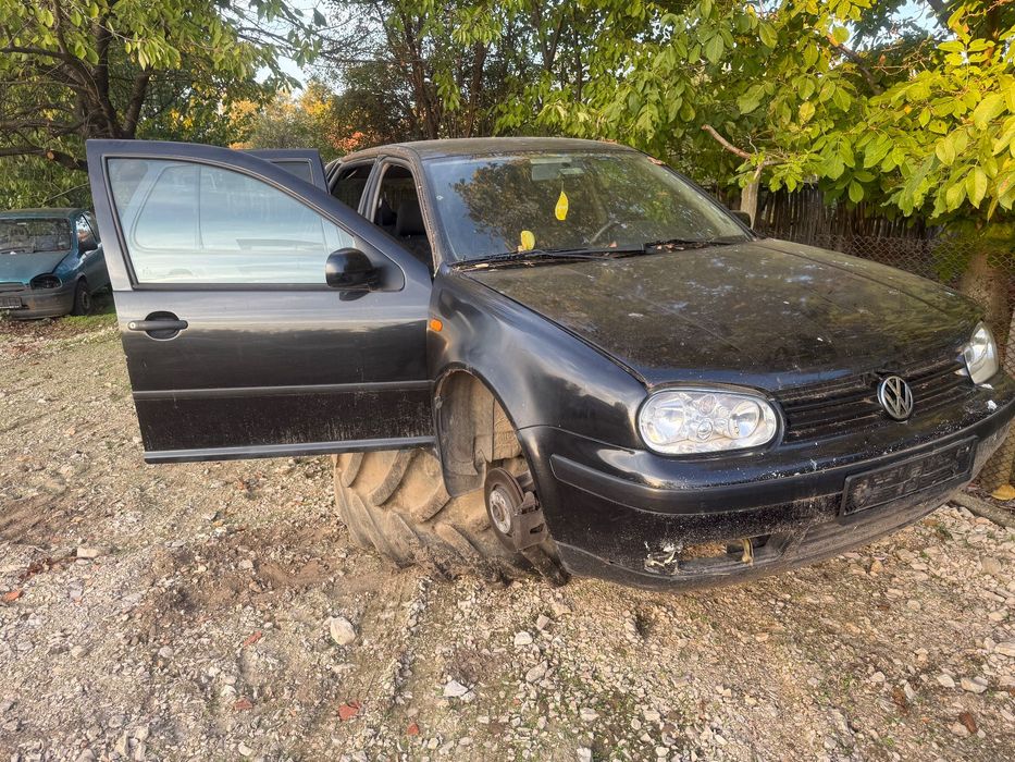 Продавам части за голф 4