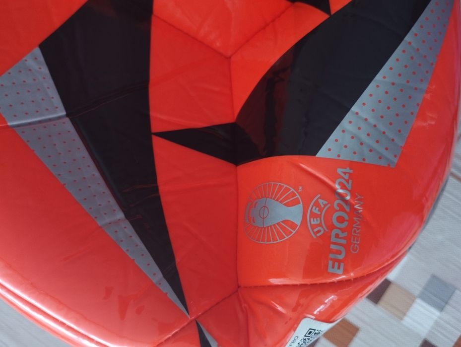 Футболна топка Adidas Euro 2024