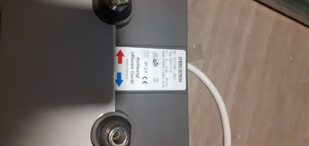 Boiler cu rezervor de 10 l