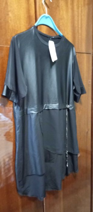 Асиметрична черна туника с еко кожа