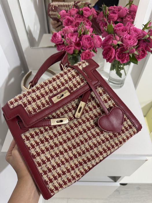 Сумка модная среднего размера