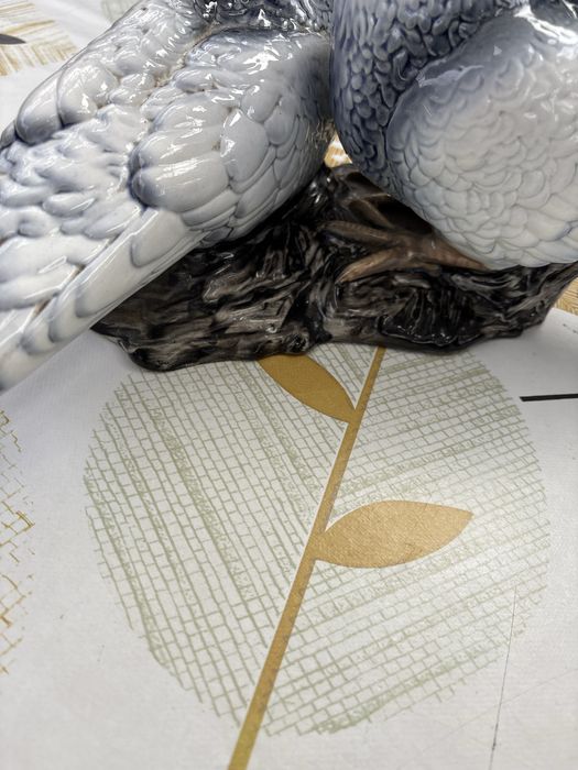 De vanzare porumbeii din porțelan