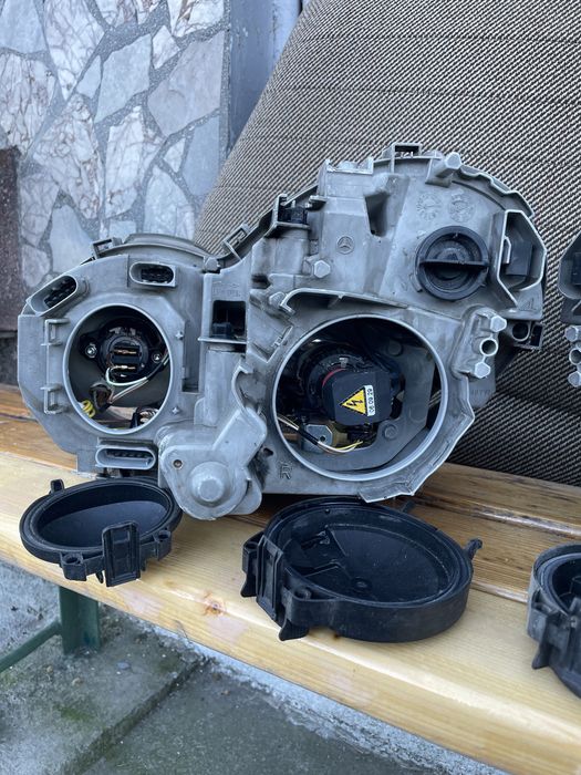 Оригинални фарове за мерцедес w203 с лупи ксенон оборудвани