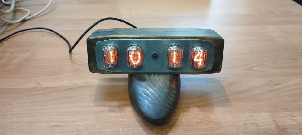 Часы электронные газоразрядные, ручная работа