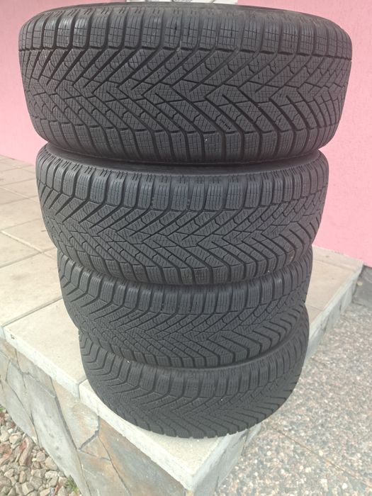 Pirrlli Cinturato Winter 2 M+S 215 55r17 XL 98V