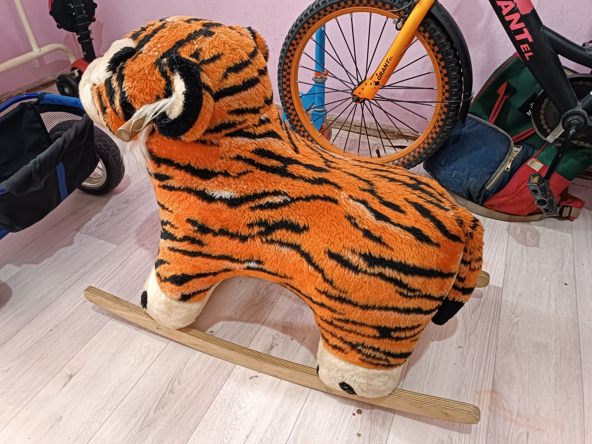 Продам тигр качалка в отличном состоянии