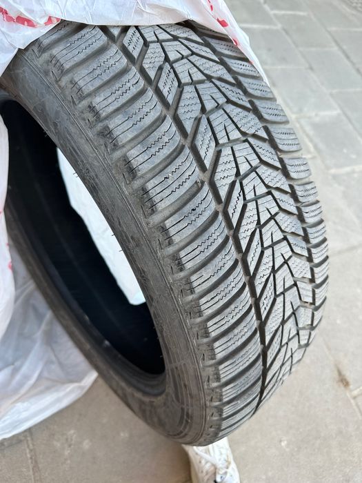 Зимни гуми Hankook - 225/55 (19 цола)
